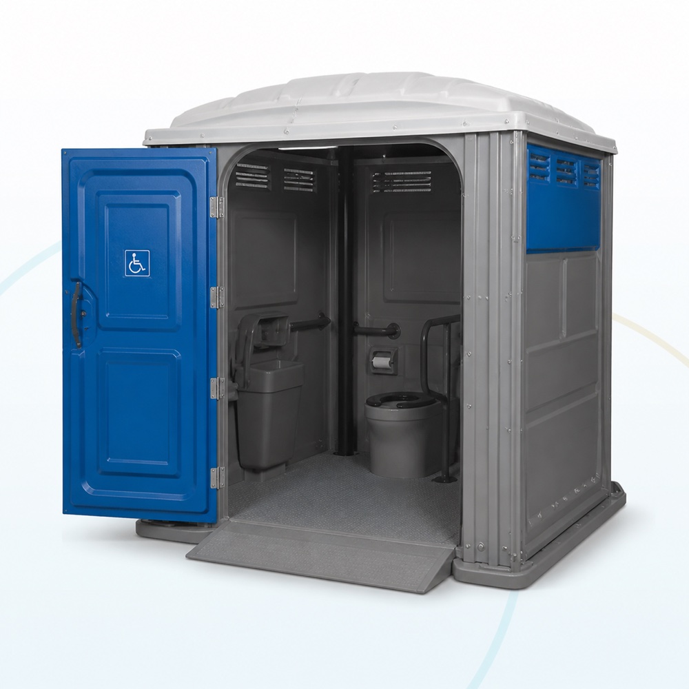 Volledig ruim mindervaliden toilet met lage instap